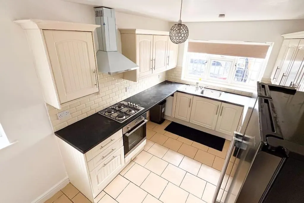 Holiday home Luxury 4-Bed House In Dagenham, United Kingdom Villa