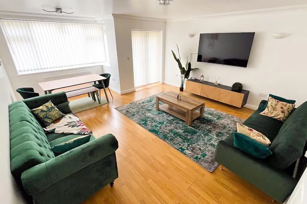 Luxury 4-Bed House In Dagenham, United Kingdom location